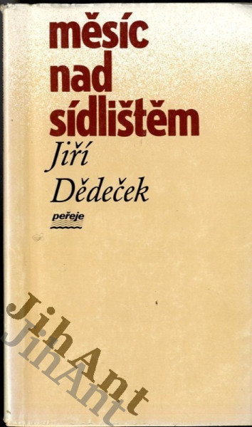 Měsíc nad sídlištěm